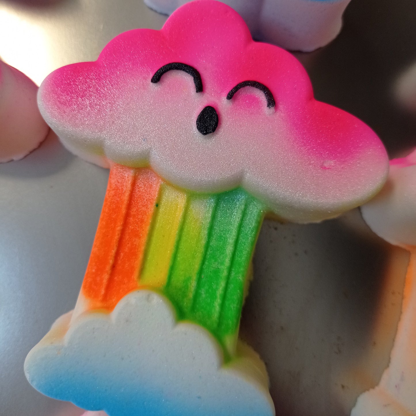 Mirror Cloud Bath Bomb – Smiley Face