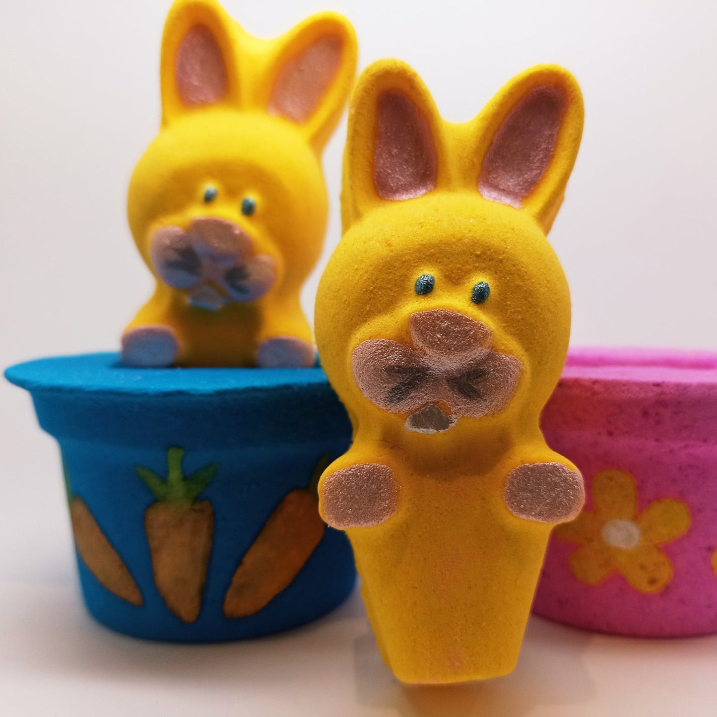 Bunny In Pink/Blue Pot Bath Bomb