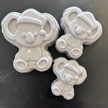 Load image into Gallery viewer, Koala Christmas (Vacuum Form Mould)❤️ - Small 165gm
